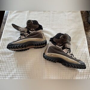 Salomon Black and Tan Outdoor Winter Boots - size 6 (run big)